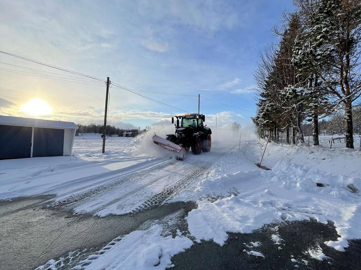 Killie brøyter snø