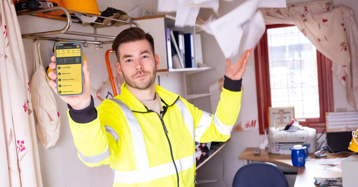 Kjenner du deg igjen? Klokka er sju på kvelden, du skulle vært hjemme for lengst, men du sitter og myser på skjermen og prøver å samle trådene fra diverse systemer. Hva står det egentlig her? Hvilket prosjekt var dette på? Og hvor i alle dager ble det av de ekstra massene som ble bestilt på tirsdag?
