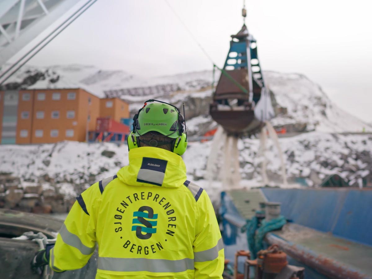 Historien om Sjøentreprenøren er et bevis på at spisskompetanse og stålkontroll går hånd i hånd.